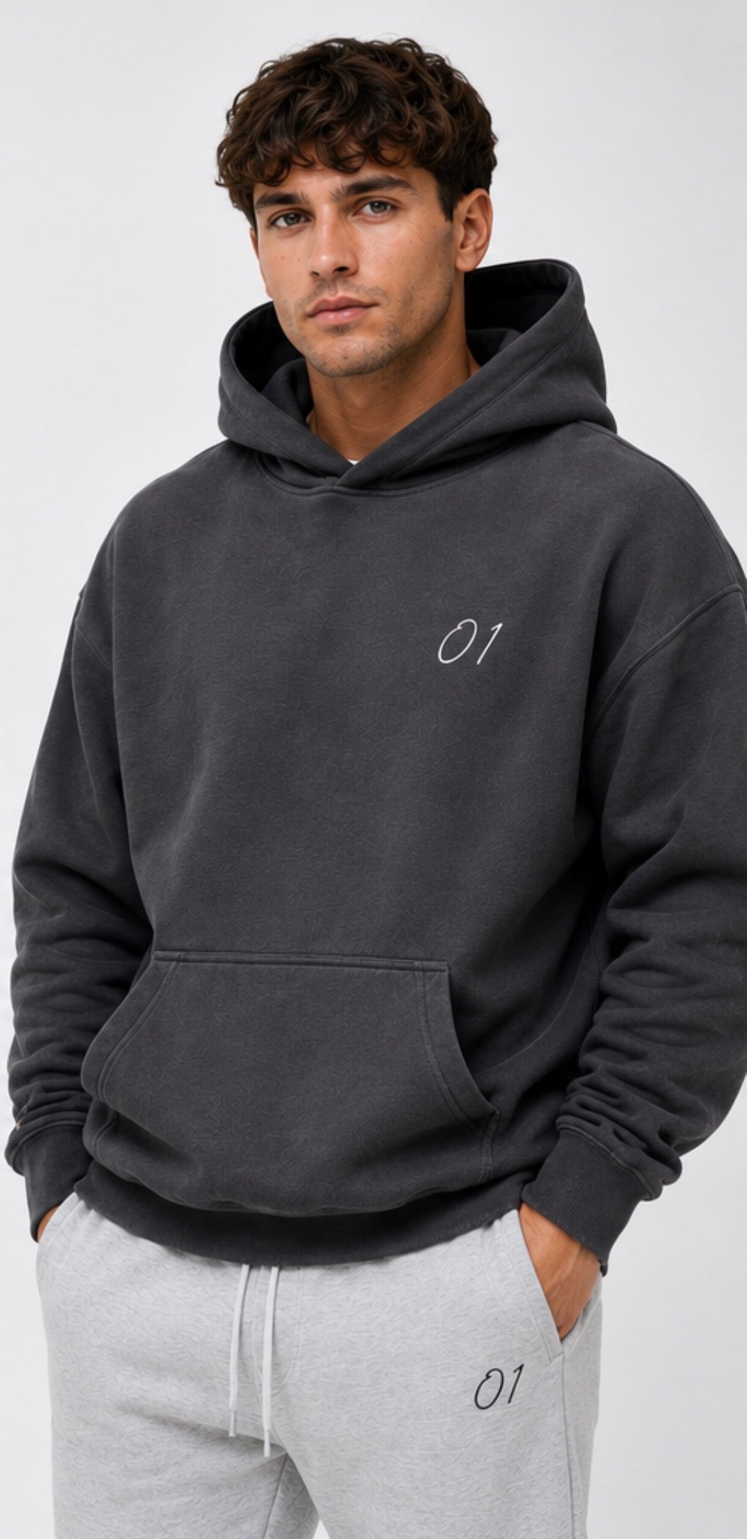 01 Signature Oversized Hoodie